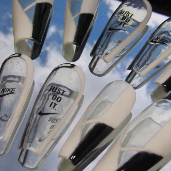 Nike Press On Nails - Picture 4 of 6